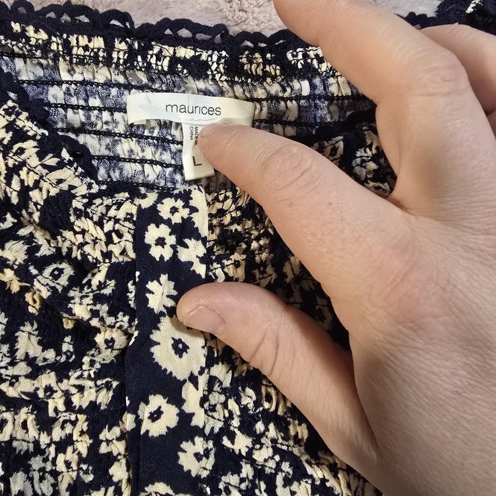 Maurices Black and Cream Floral Blouse - Picture 2 of 3